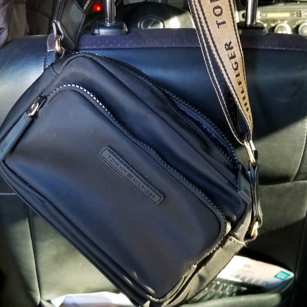Tommy Hilfiger purse xbody